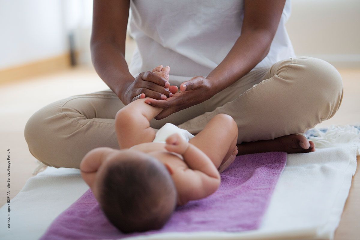 Beziehungsaufbau von Eltern und Neugeborenem